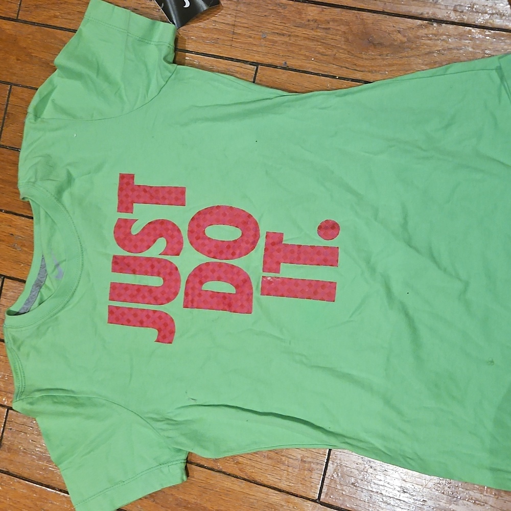 Nike Tee in Green with Red Graphic